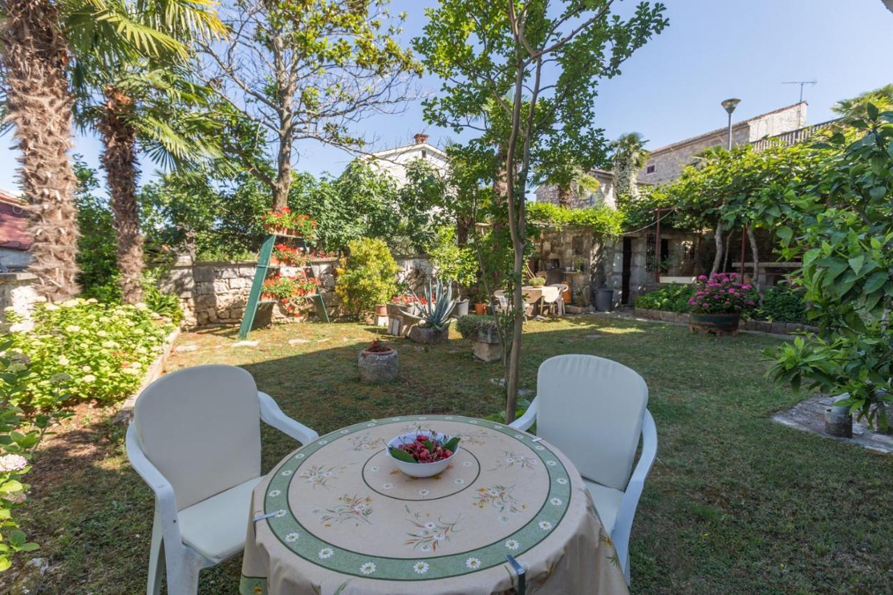 Anamarija Apartments Near The Beach And The Fantastic Adria Sea With Over 10 Small Islands Close By Фунтана Екстер'єр фото
