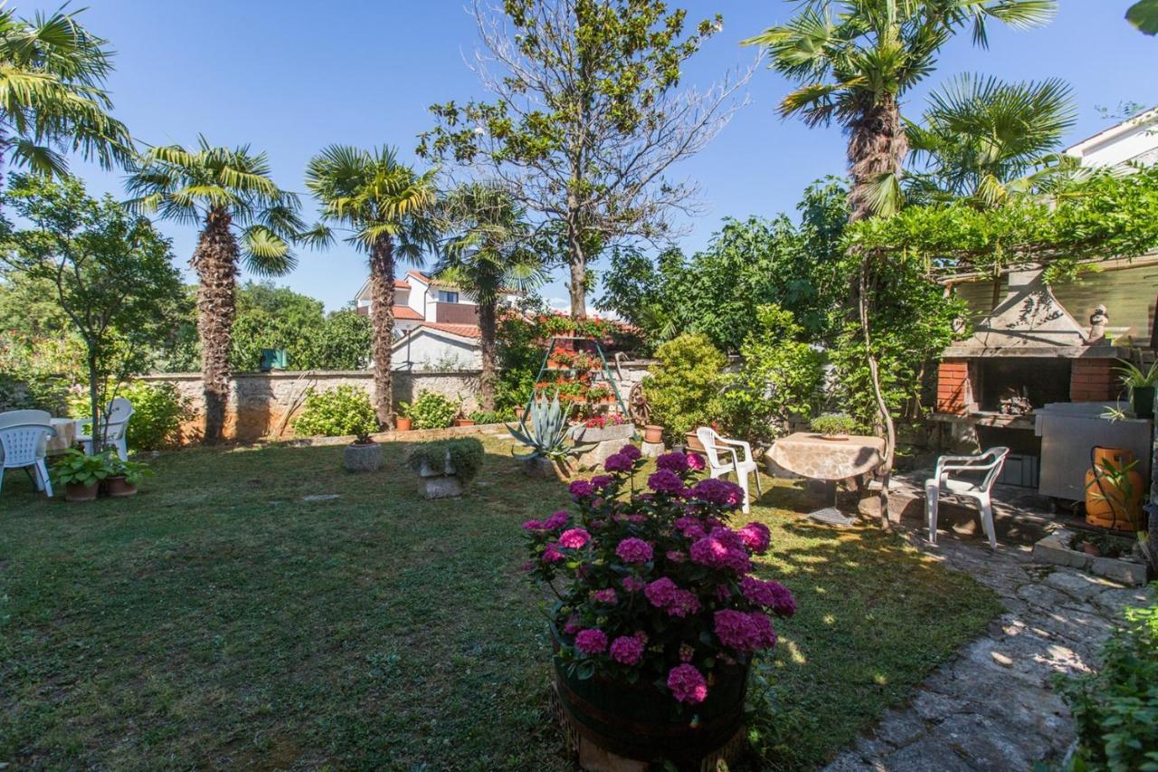 Anamarija Apartments Near The Beach And The Fantastic Adria Sea With Over 10 Small Islands Close By Фунтана Екстер'єр фото