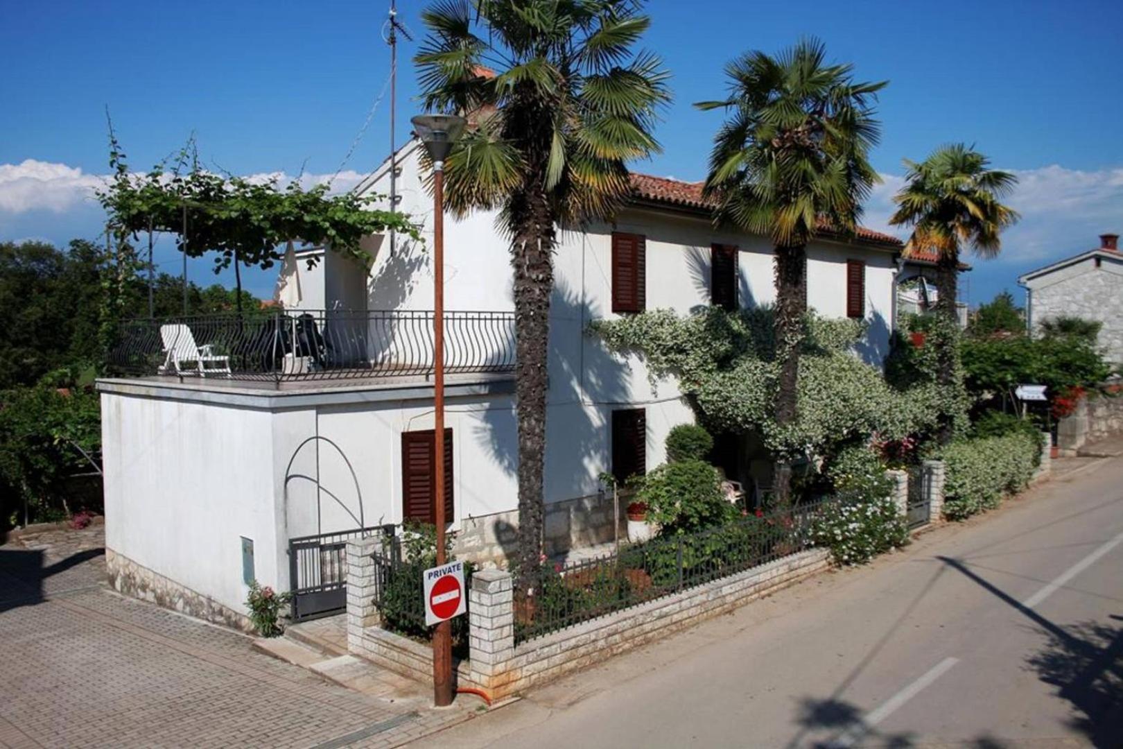 Anamarija Apartments Near The Beach And The Fantastic Adria Sea With Over 10 Small Islands Close By Фунтана Екстер'єр фото