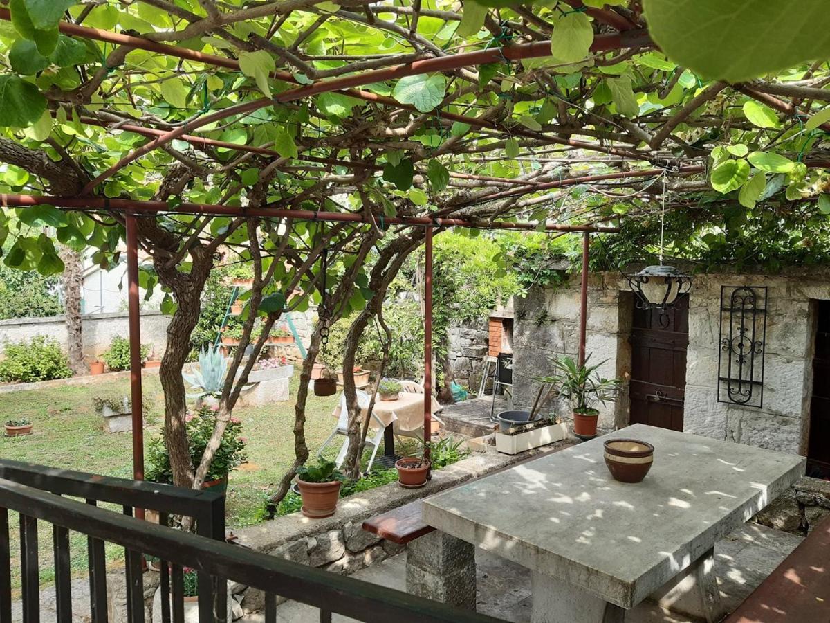 Anamarija Apartments Near The Beach And The Fantastic Adria Sea With Over 10 Small Islands Close By Фунтана Екстер'єр фото